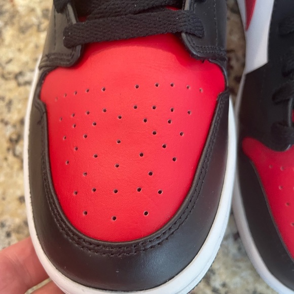 New with Box Mens Air Jordan 1’s Mid Size 11 - Picture 3 of 12